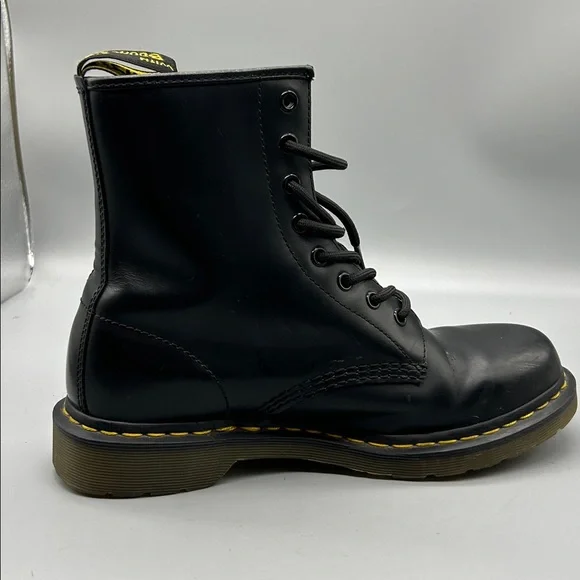Like new Dr Martin AirWair 11821 Women Hi Leather Boots Black - Picture 7 of 9